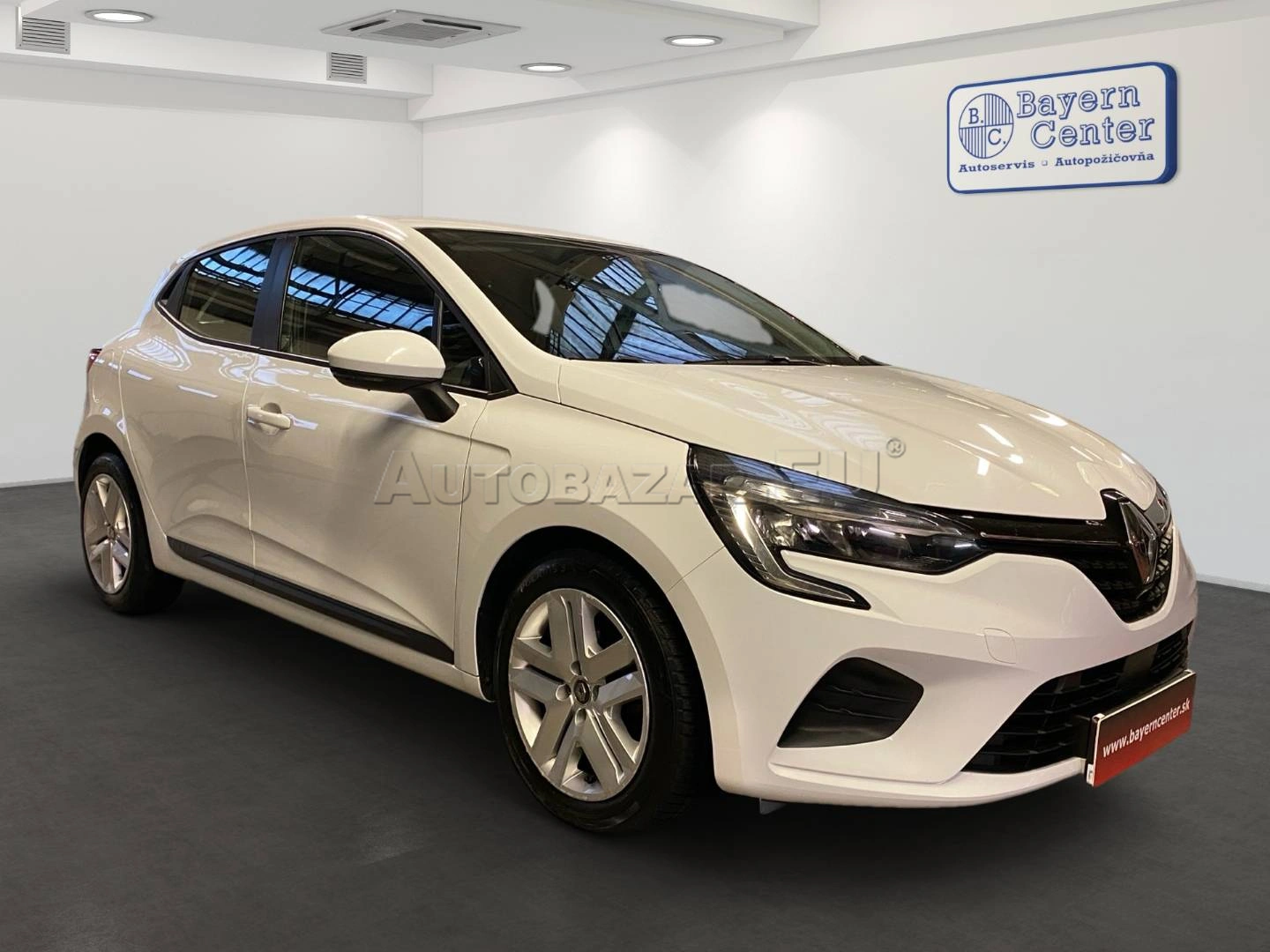 https://www.sixtleasing.sk/User_Files/contenttemplateeditor/67fe4d9860db3foto_web_Clio.webp