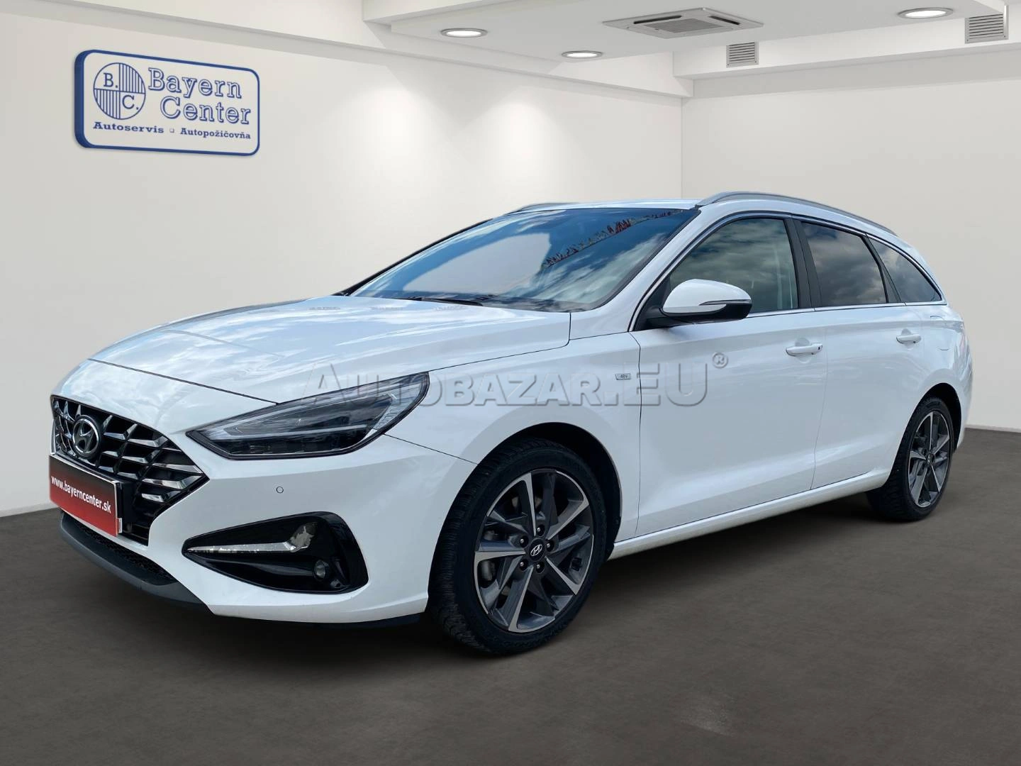 https://www.sixtleasing.sk/User_Files/contenttemplateeditor/682350243ba1dfoto_web_BT853FC.webp